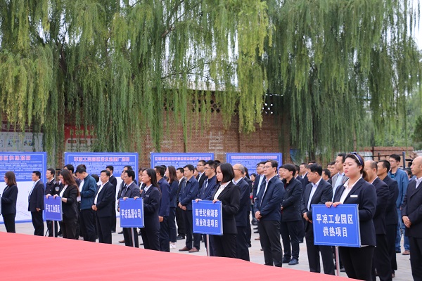 市委副書記、市長(zhǎng)王奮彥帶隊(duì)觀摩督查公司項(xiàng)目建設(shè)工作(圖4)