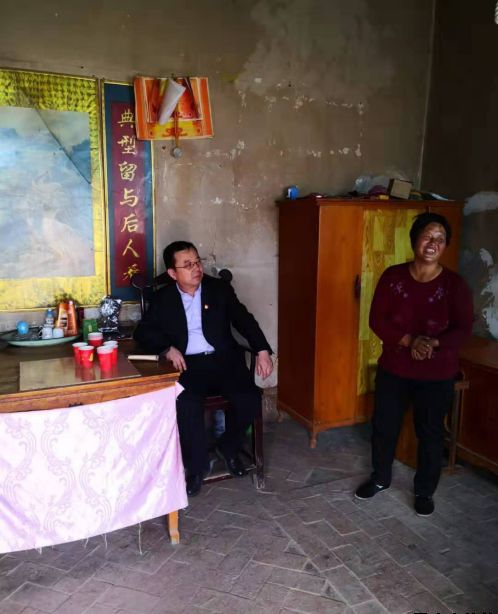 平?jīng)鲢垂鹃_展“踐行初心使命，助推脫貧攻堅”主題黨日活動(圖2)