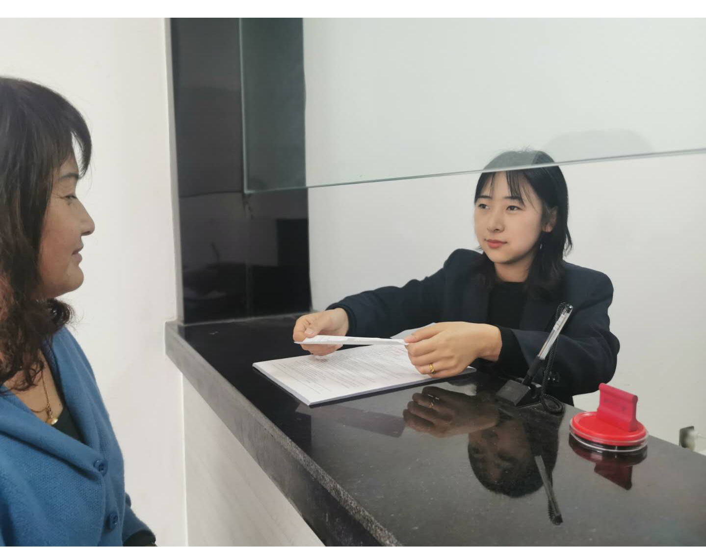 關(guān)于對(duì)首期“泓源榜樣”進(jìn)行公示的公告(圖2) 關(guān)于對(duì)首期“泓源榜樣”進(jìn)行公示的公告(圖2)