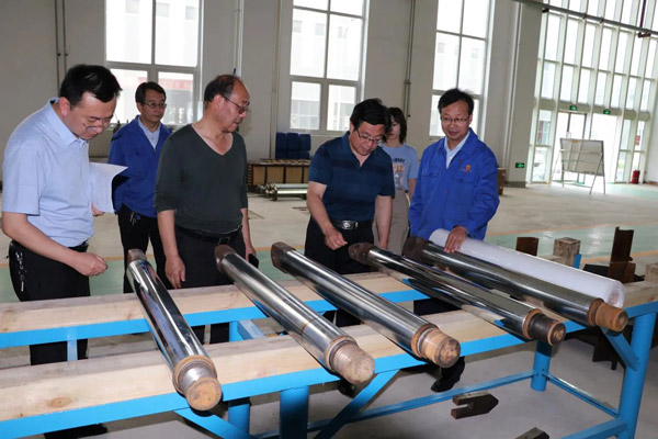 市委統(tǒng)戰(zhàn)部調研豐收公司生產經(jīng)營及復工復產工作(圖2)