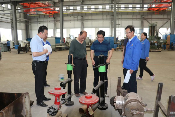 市委統(tǒng)戰(zhàn)部調研豐收公司生產經(jīng)營及復工復產工作(圖3)