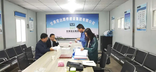 市政府國資委檢查泓源公司項目工地安全生產(chǎn)工作(圖2) 市政府國資委檢查泓源公司項目工地安全生產(chǎn)工作(圖2)