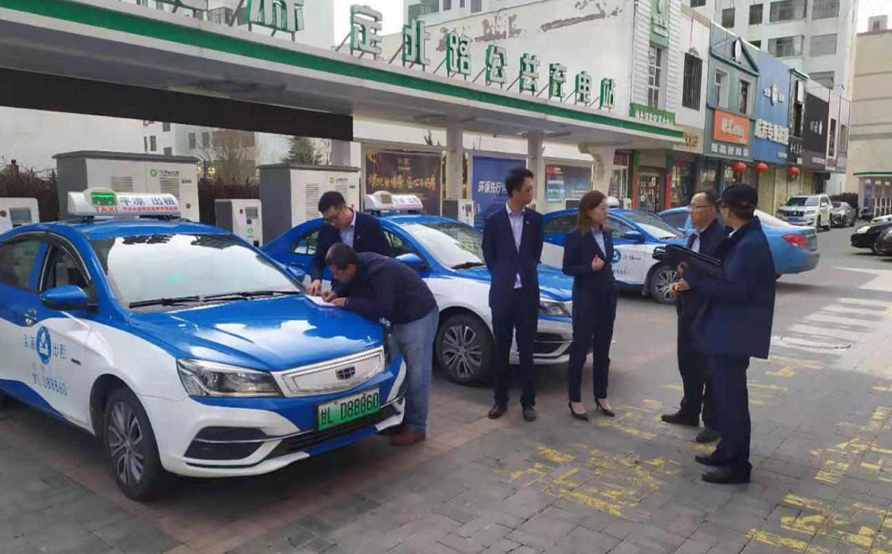 泓源公司開展環(huán)境保護(hù)和安全生產(chǎn)大檢查(圖2) 泓源公司開展環(huán)境保護(hù)和安全生產(chǎn)大檢查(圖2)