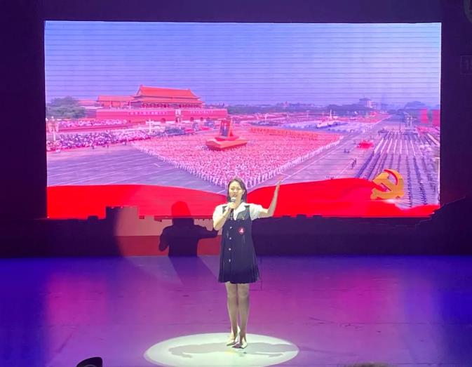 泓源公司選手程蓓參加全市演講比賽剪影(圖4) 泓源公司選手程蓓參加全市演講比賽剪影(圖4)