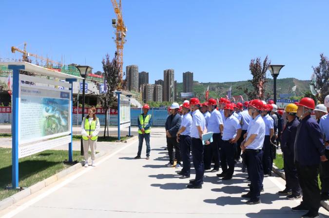 泓源公司開展安全生產(chǎn)月活動——重點建設(shè)項目觀摩學習(圖3) 泓源公司開展安全生產(chǎn)月活動——重點建設(shè)項目觀摩學習(圖3)