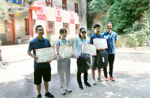 增強團隊合力 展示泓源風(fēng)采 ——泓源公司開展登山比賽活動(圖8) 增強團隊合力 展示泓源風(fēng)采 ——泓源公司開展登山比賽活動(圖8)