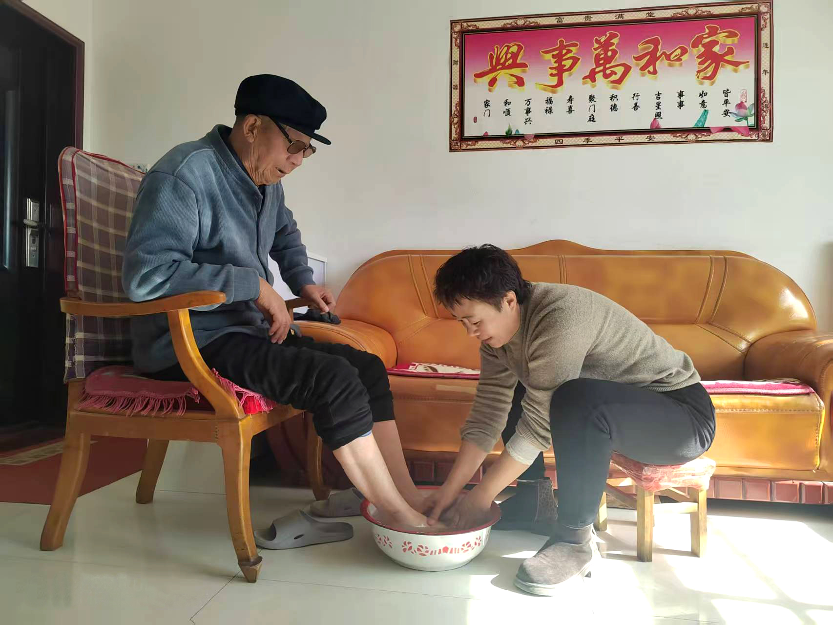 學習先進 致敬榜樣——5人獲評集團公司2024年度“產(chǎn)投榜樣”(圖5) 學習先進 致敬榜樣——5人獲評集團公司2024年度“產(chǎn)投榜樣”(圖5)